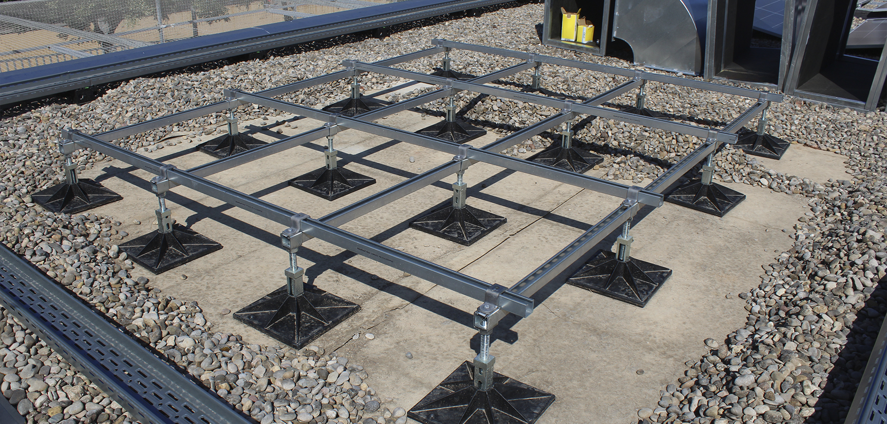 bancada premontada CELO para soportación de sistemas de climatización en cubierta