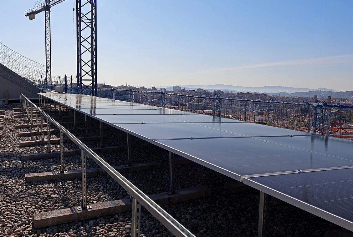 Sistema de soportación de elementos de climatización en la azotea de un edificio